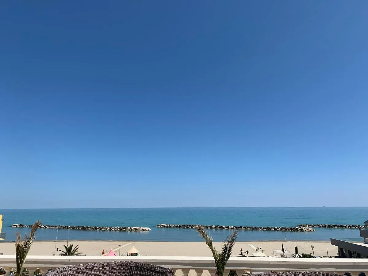 Residenza Mediterranea Apartments Rimini 3*,